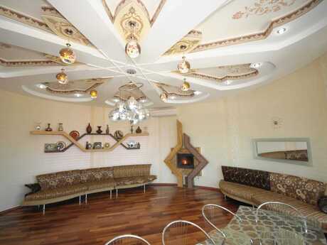 9 otaqlı həyət evi/bağ evi - Badamdar q. - 700 m²