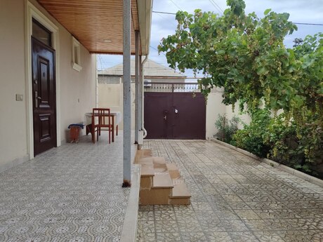 4 otaqlı həyət evi/bağ evi - Azadlıq Prospekti m. - 132 m²