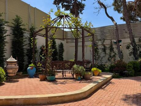 5 otaqlı həyət evi/bağ evi - Mərdəkan q. - 400 m²