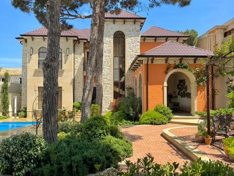 5 otaqlı həyət evi/bağ evi - Mərdəkan q. - 400 m²