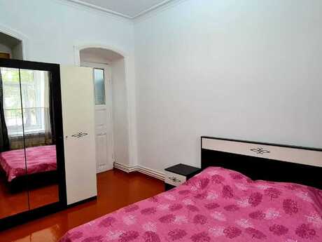 2 otaqlı köhnə tikili - 28 May m. - 50 m²