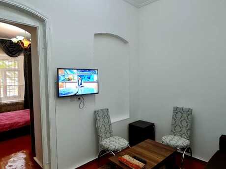 2 otaqlı köhnə tikili - 28 May m. - 50 m²