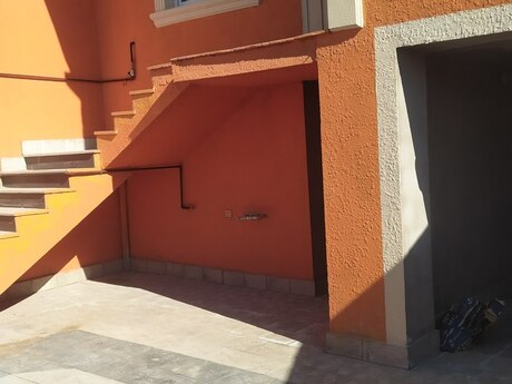 3 otaqlı həyət evi/bağ evi - Saray q. - 112 m²