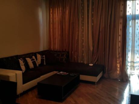 3 otaqlı köhnə tikili - Sahil m. - 100 m²