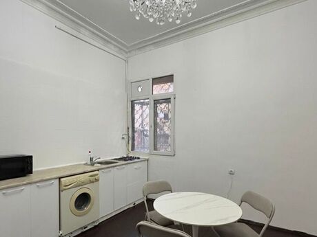 1 otaqlı ofis - 28 May m. - 50 m²