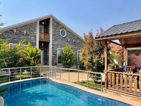 5 otaqlı həyət evi/bağ evi - Mərdəkan q. - 300 m²