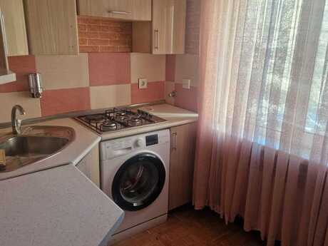 1 otaqlı köhnə tikili - Nizami m. - 32 m²