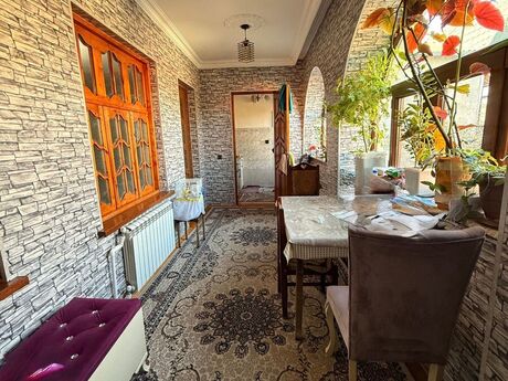 5 otaqlı həyət evi/bağ evi - Sabunçu q. - 180 m²