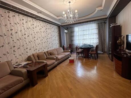 3 otaqlı yeni tikili - 8-ci mikrorayon q. - 150 m²