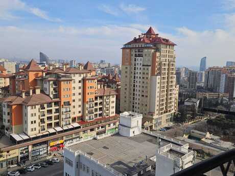 3-комн. новостройка - Насиминский р. - 130 м²