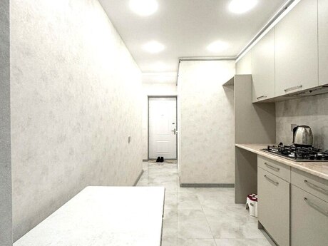 2 otaqlı köhnə tikili - Xalqlar Dostluğu m. - 52 m²