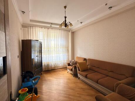 5 otaqlı yeni tikili - İnşaatçılar m. - 135 m²