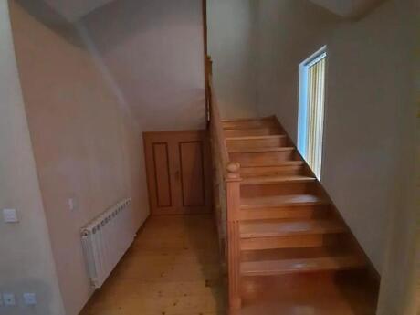 7 otaqlı həyət evi/bağ evi - Buzovna q. - 380 m²