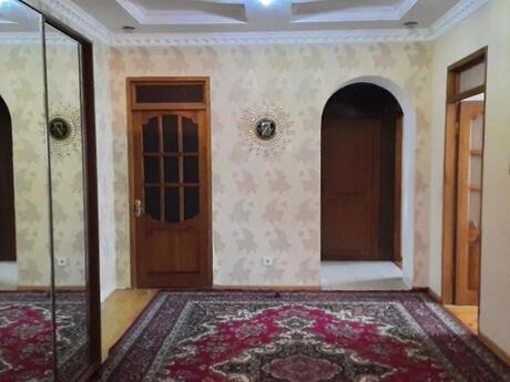 7 otaqlı həyət evi/bağ evi - Buzovna q. - 380 m²