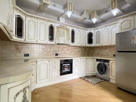 3 otaqlı yeni tikili - 28 May m. - 170 m²