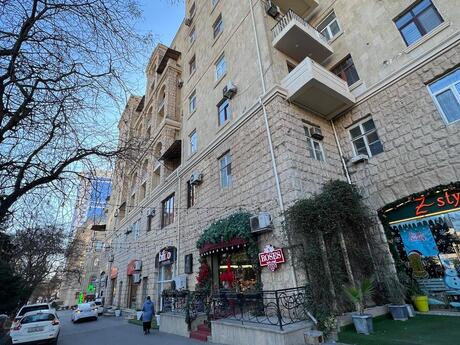 3 otaqlı köhnə tikili - Nəsimi r. - 100 m²