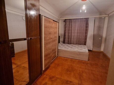 3 otaqlı köhnə tikili - İnşaatçılar m. - 85 m²