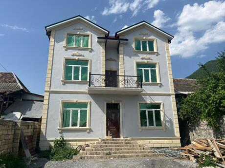 7 otaqlı həyət evi/bağ evi - Şəki - 330 m²