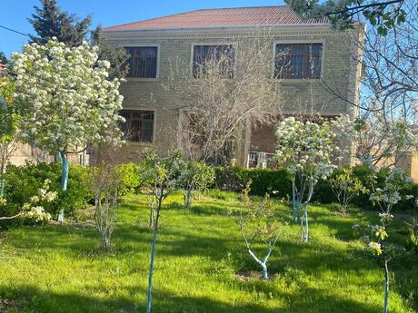 4 otaqlı həyət evi/bağ evi - Türkan q. - 230 m²