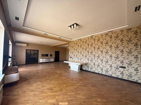 5 otaqlı həyət evi/bağ evi - Bakıxanov q. - 200 m²