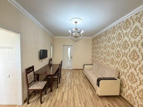2 otaqlı köhnə tikili - Azadlıq Prospekti m. - 55 m²