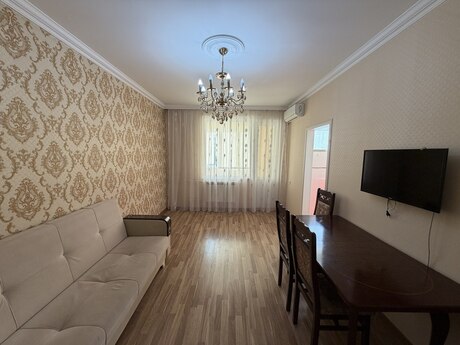 2 otaqlı köhnə tikili - Azadlıq Prospekti m. - 55 m²