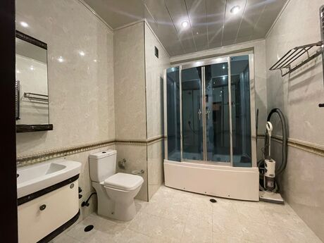 4 otaqlı yeni tikili - İnşaatçılar m. - 140 m²