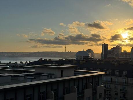 10 otaqlı yeni tikili - Ağ şəhər q. - 750 m²