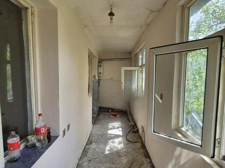 2 otaqlı köhnə tikili - 8-ci mikrorayon q. - 55 m²