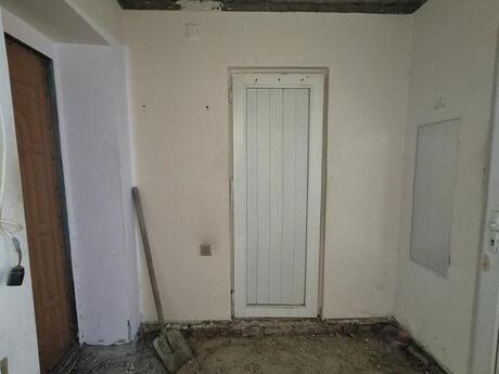 2 otaqlı köhnə tikili - 8-ci mikrorayon q. - 55 m²