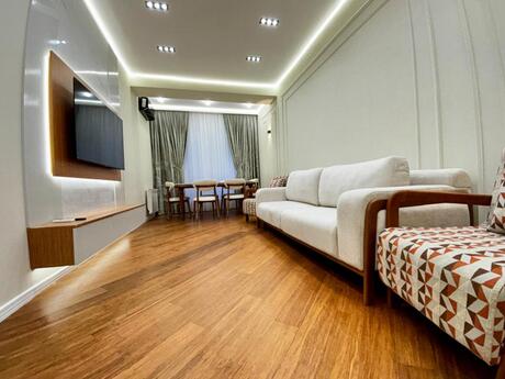 2 otaqlı yeni tikili - 28 May m. - 71.7 m²