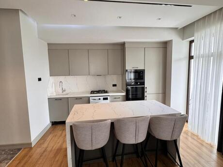 3 otaqlı yeni tikili - Şah İsmayıl Xətai m. - 136.6 m²