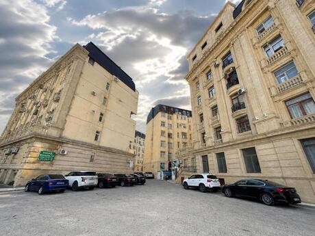 4 otaqlı yeni tikili - Bayıl q. - 130 m²