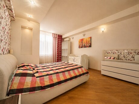 4 otaqlı yeni tikili - Bayıl q. - 130 m²