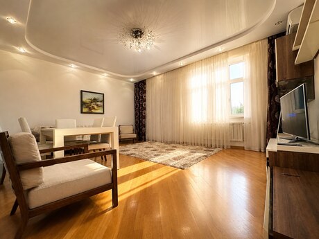 4 otaqlı yeni tikili - Bayıl q. - 130 m²