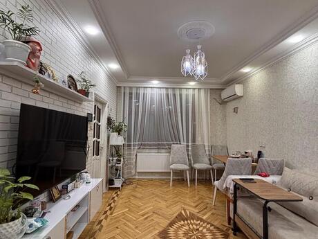 3 otaqlı köhnə tikili - Memar Əcəmi m. - 75 m²