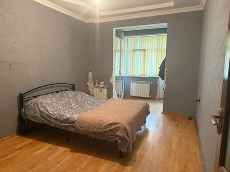 4 otaqlı köhnə tikili - Azadlıq Prospekti m. - 90 m²