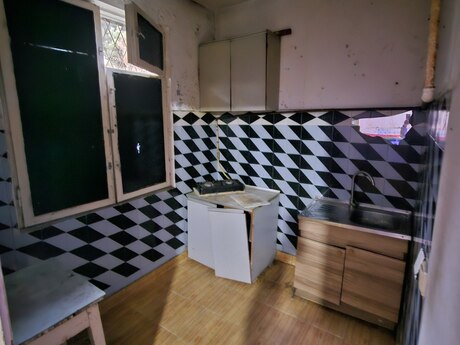 1 otaqlı köhnə tikili - 8 Noyabr m. - 30 m²