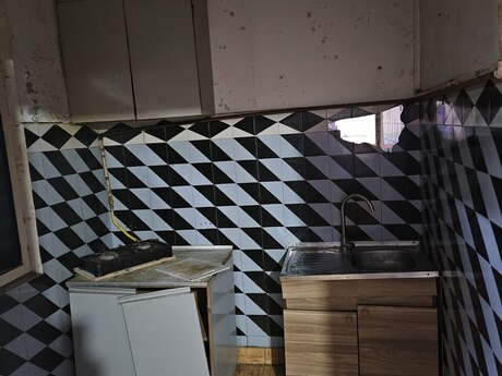 1 otaqlı köhnə tikili - 8 Noyabr m. - 30 m²