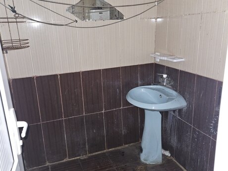 1 otaqlı köhnə tikili - 8 Noyabr m. - 30 m²