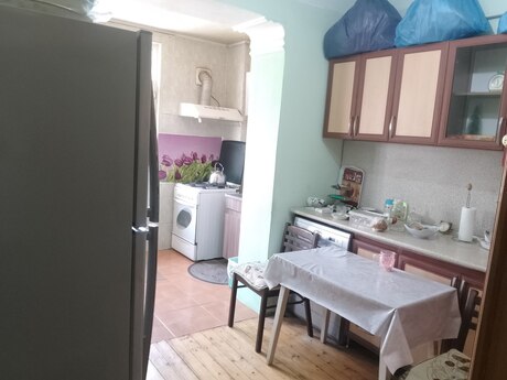 3 otaqlı köhnə tikili - Həzi Aslanov m. - 70 m²