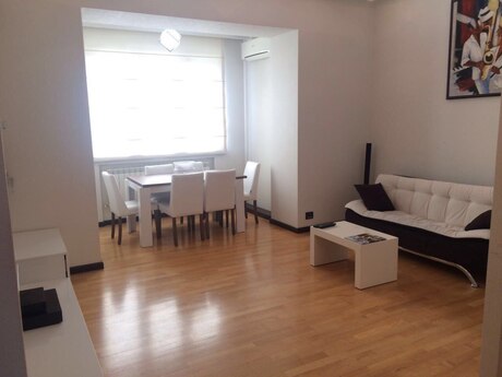 3 otaqlı köhnə tikili - Sahil m. - 100 m²