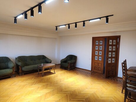 2 otaqlı köhnə tikili - Nəsimi r. - 80 m²