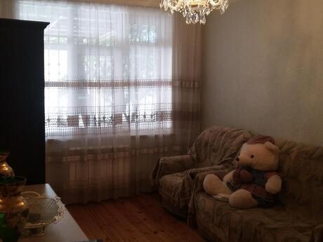 3 otaqlı köhnə tikili - Bakıxanov q. - 70 m²