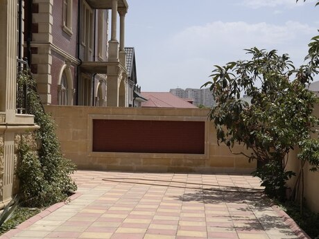 8 otaqlı həyət evi/bağ evi - Həzi Aslanov q. - 311 m²