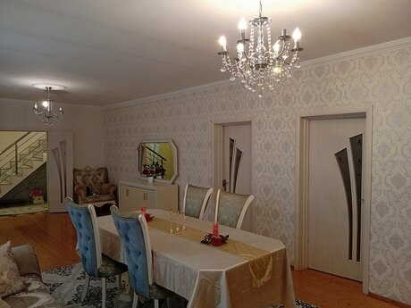 6 otaqlı həyət evi/bağ evi - Yeni Suraxanı q. - 270 m²