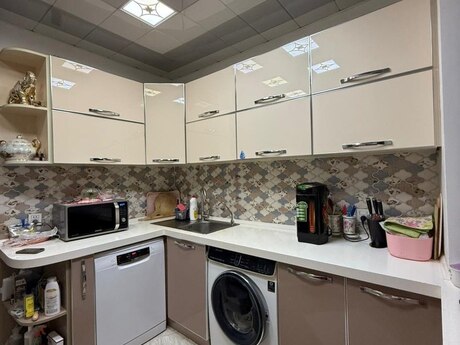 3 otaqlı köhnə tikili - Azadlıq Prospekti m. - 90 m²