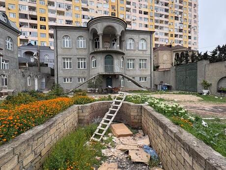 6 otaqlı həyət evi/bağ evi - Xətai r. - 388 m²