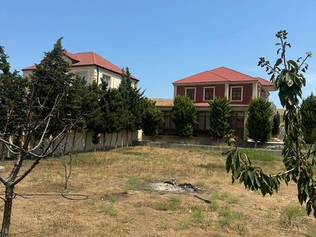5 otaqlı həyət evi/bağ evi - Novxanı q. - 250 m²