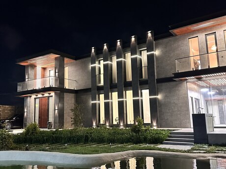 6 otaqlı həyət evi/bağ evi - Sea Breeze q. - 300 m²